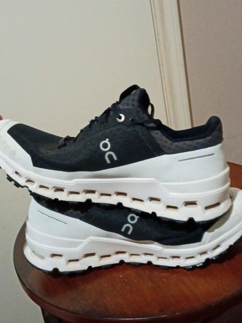 On Cloudultra Swiss Engineering Women's Size 9.5 Running Shoes Black White - Picture 12 of 13